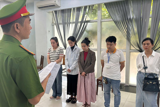 Khởi tố 07 đối tượng tại Phòng khám Đa Khoa Quốc tế Đà Nẵng về tội “Lừa dối khách hàng”