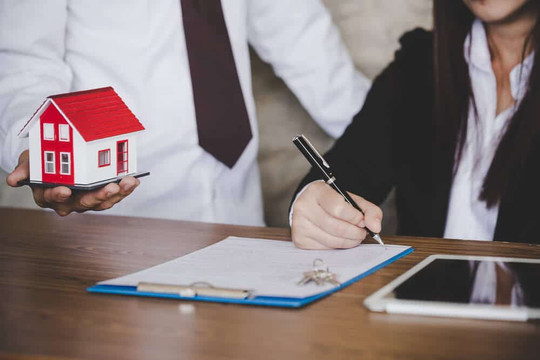 Môi giới bất động sản là gì? Hướng dẫn hành nghề môi giới bất động sản 2025