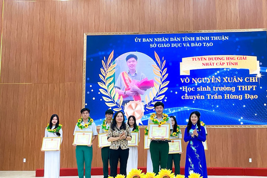 Câu chuyện truyền cảm hứng của cậu học trò Trường Chuyên Trần Hưng Đạo
