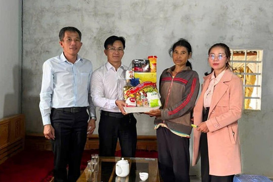 Xã vùng sâu Tà Năng thăm hỏi, tri ân các gia đình chính sách nhân dịp 27/7