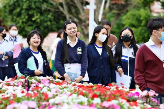Học sinh Lâm Đồng thủ khoa toàn quốc khối D07