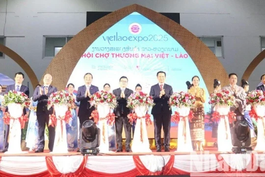 Khai mạc Hội chợ thương mại Việt-Lào năm 2025