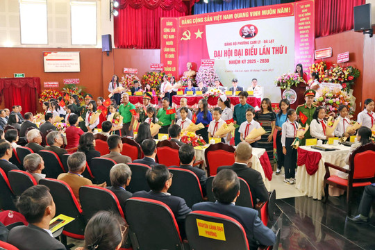 Phó Bí thư Tỉnh ủy Lâm Đồng Phạm Thị Phúc dự Đại hội Đảng bộ phường Cam Ly - Đà Lạt lần thứ I