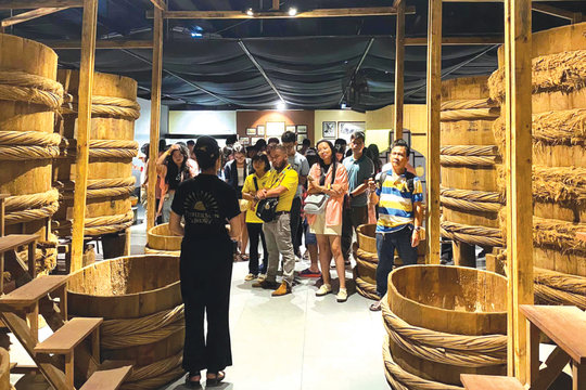 Để nước mắm Phan Thiết gắn với du lịch địa phương