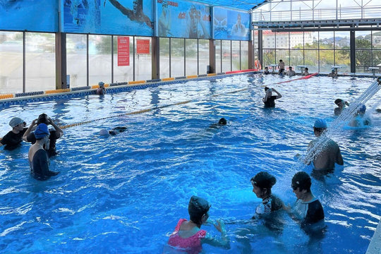 Những lớp học bơi mùa hè