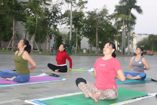 Lớp yoga miễn phí vào mỗi sớm mai