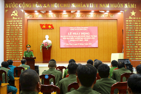 Công an xã Bảo Lâm 3 phát động ra quân chào mừng Đại hội Đảng các cấp