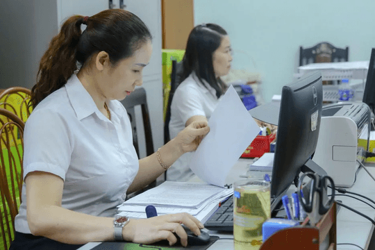 Báo cáo Bộ Chính trị về việc CBCCVC và người hoạt động không chuyên trách cấp xã nghỉ công tác trước 31/8/2025