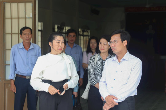 Phó Chủ tịch UBND tỉnh Lâm Đồng Đinh Văn Tuấn kiểm tra việc tổ chức bộ máy chính quyền xã Hồng Sơn và Hàm Thuận Bắc