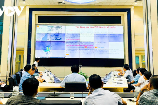 Túc trực 24/24h canh bão số 3 ở Trung tâm Dự báo Khí tượng Thủy văn Quốc gia