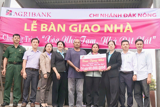 Trao 7 căn nhà Đại đoàn kết cho các hộ khó khăn phường Bắc Gia Nghĩa