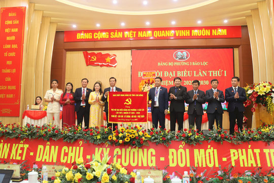 Đồng chí Bùi Thắng dự Đại hội Đại biểu Đảng bộ Phường 3 Bảo Lộc lần thứ I