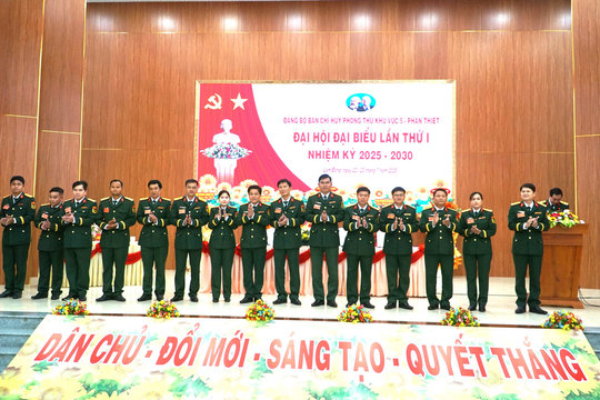 Tập trung lãnh đạo xây dựng khu vực phòng thủ vững chắc, toàn diện