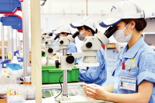 Tăng lương tối thiểu vùng tạo động lực cho sự phát triển