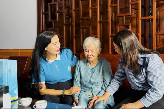 Hội LHPN tỉnh Lâm Đồng thăm, tặng quà các gia đình chính sách trên địa bàn tỉnh