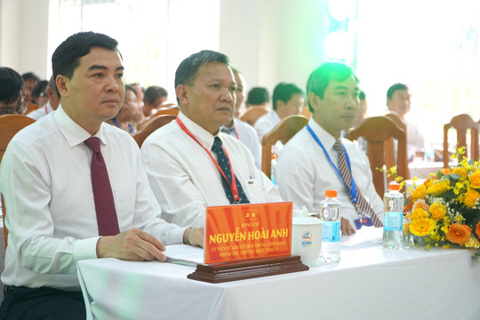 Phó Bí thư Thường trực Tỉnh ủy Lâm Đồng Nguyễn Hoài Anh dự Đại hội Đảng bộ phường Mũi Né