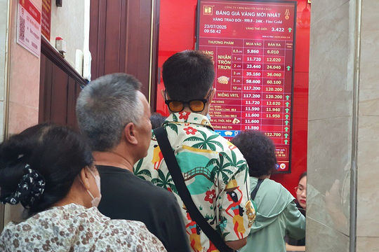 Giá vàng hôm nay (24-7): Tăng phi mã