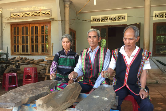Ngân vang tiếng đàn đá Đắk Kar