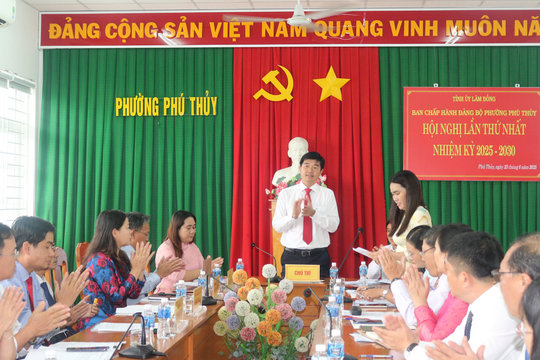 Phát huy lợi thế du lịch, thương mại, dịch vụ