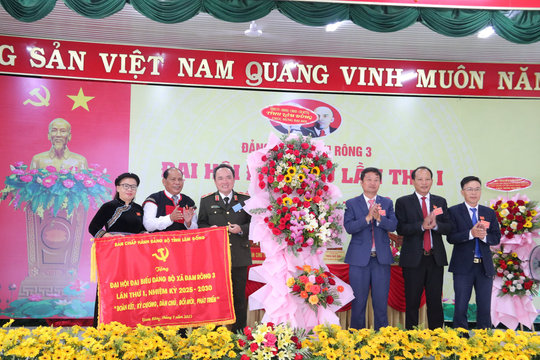 Thiếu tướng Trương Minh Đương dự Đại hội Đảng bộ xã Đam Rông 3