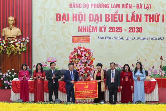 Phó Bí thư Tỉnh ủy, Chủ tịch UBMTTQ Việt Nam tỉnh Lâm Đồng Phạm Thị Phúc dự Đại hội Đại biểu Đảng bộ phường Lâm Viên - Đà Lạt