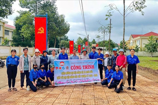 Hướng đến tăng tỷ trọng thương mại - dịch vụ