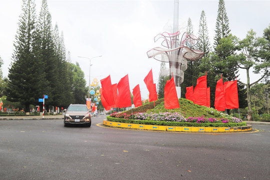 Phường 1 Bảo Lộc: Ra quân chỉnh trang đô thị, làm đẹp cảnh quan chào mừng Đại hội Đảng các cấp