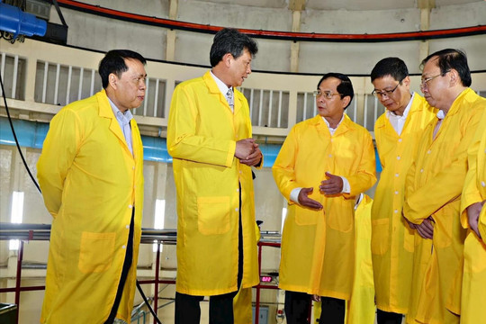 Phó Thủ tướng Bùi Thanh Sơn làm việc với lãnh đạo Viện Nghiên cứu Hạt nhân tại Lâm Đồng