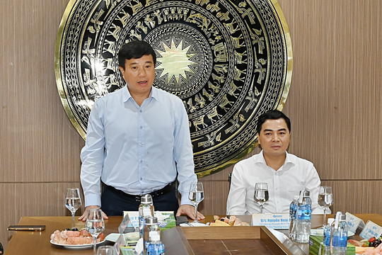 Bí thư Tỉnh ủy Lâm Đồng Y Thanh Hà Niê Kđăm khảo sát các dự án năng lượng, du lịch và thăm cán bộ lão thành cách mạng