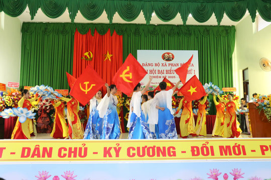 Đảng bộ xã Phan Rí Cửa long trọng tổ chức Đại hội đại biểu lần thứ I