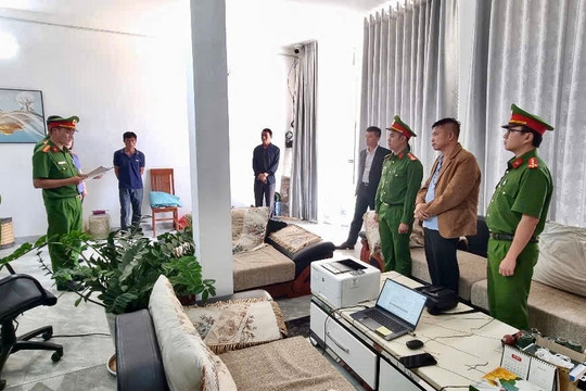 Bắt tạm giam Giám đốc và Phó Giám đốc công ty tơ tằm ở Nam Ban Lâm Hà