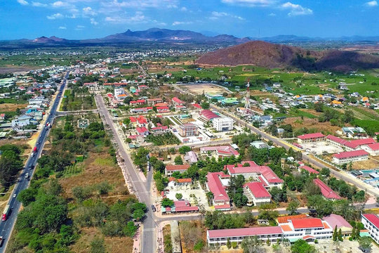 Lan tỏa từ thương mại - dịch vụ