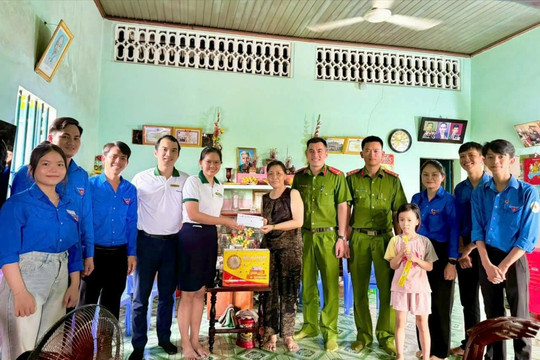 Đoàn Thanh niên Trà Tân với nhiều phần việc chào mừng Đại hội Đảng bộ xã
