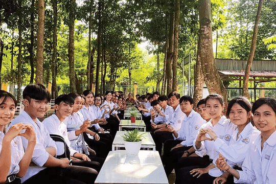 Kiến nghị giảm tải chương trình học và tăng cường các hoạt động ngoại khóa cho học sinh