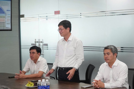 Phó Chủ tịch UBND tỉnh Lâm Đồng Nguyễn Hồng Hải kiểm tra các cụm công nghiệp ở xã Trà Tân