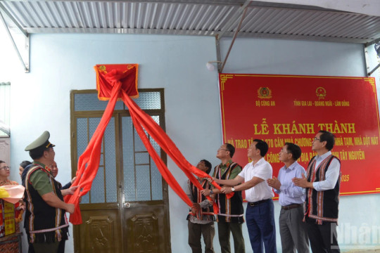 Bộ Công an hoàn thành chương trình xóa nhà tạm trên địa bàn Tây Nguyên
