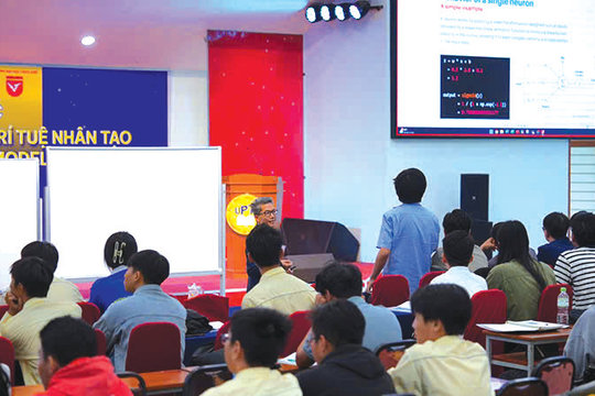 UPT với “Nền tảng toán học của trí tuệ nhân tạo”