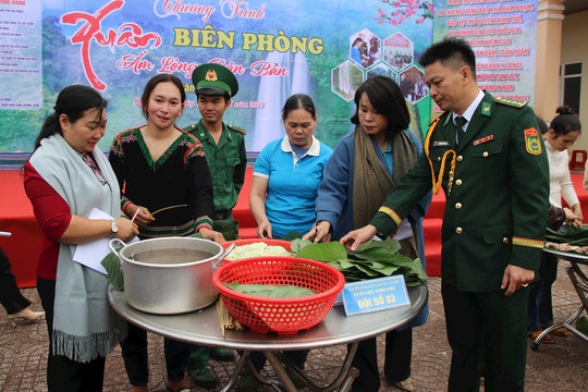 Cầu nối yêu thương, tiếp sức cho phụ nữ vùng biên