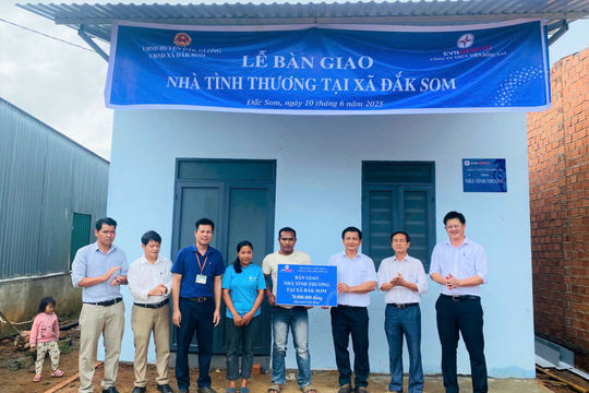 Công ty Thủy điện Đồng Nai và những mái nhà thắp sáng niềm tin