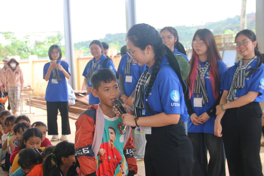 Mùa hè xanh, lan tỏa yêu thương đến vùng khó khăn