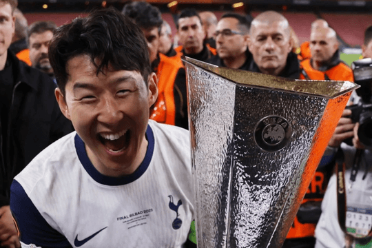 Son Heung Min chính thức chia tay “Gà trống”