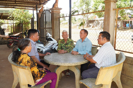 Lan tỏa ánh sáng Đảng trong từng mái nhà người M’nông