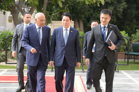 Chủ tịch nước Lương Cường thăm và phát biểu chính sách tại Liên đoàn Arab