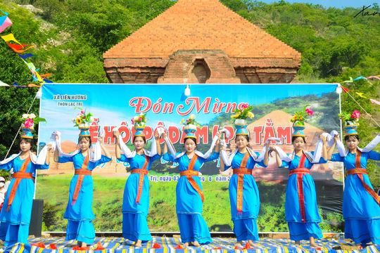 Đồng bào Chăm rộn ràng Lễ hội Pô Dam