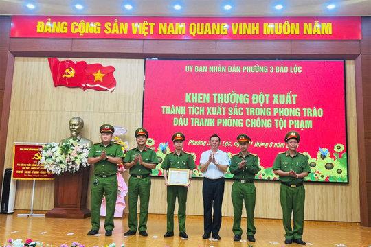 Lâm Đồng: Khen thưởng đột xuất Công an Phường 3 Bảo Lộc