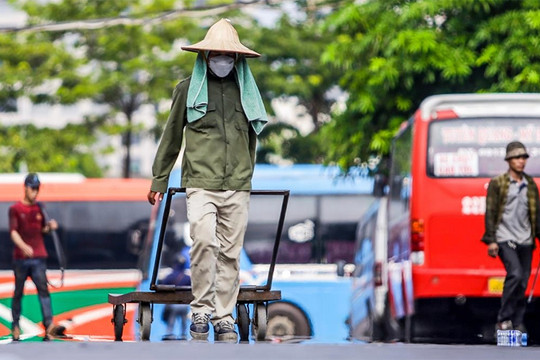 Chuyên gia: Nắng nóng hiếm gặp, 20 trạm vượt kỷ lục nhiệt độ trong tháng 8
