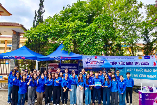 Tăng cường giáo dục lý tưởng cách mạng, đạo đức, lối sống cho học sinh, sinh viên