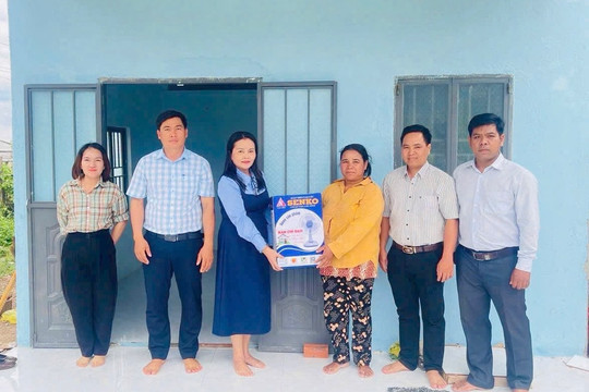 Nhà mới sau mưa