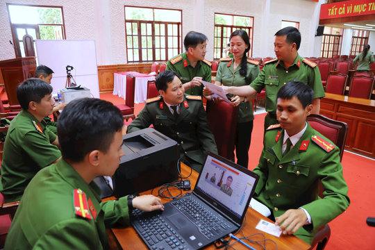 Lâm Đồng: Triển khai cao điểm đổi Thẻ đảng viên có gắn chíp điện tử