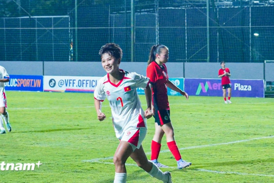 Hoài Trinh lập cú đúp, U20 Nữ Việt Nam thắng "6 sao" trước đội khách Hong Kong